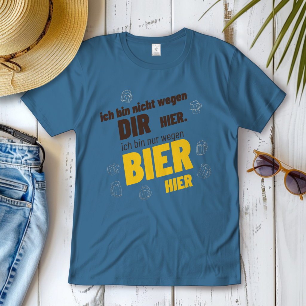 Damen T-Shirt wegen Bier hier