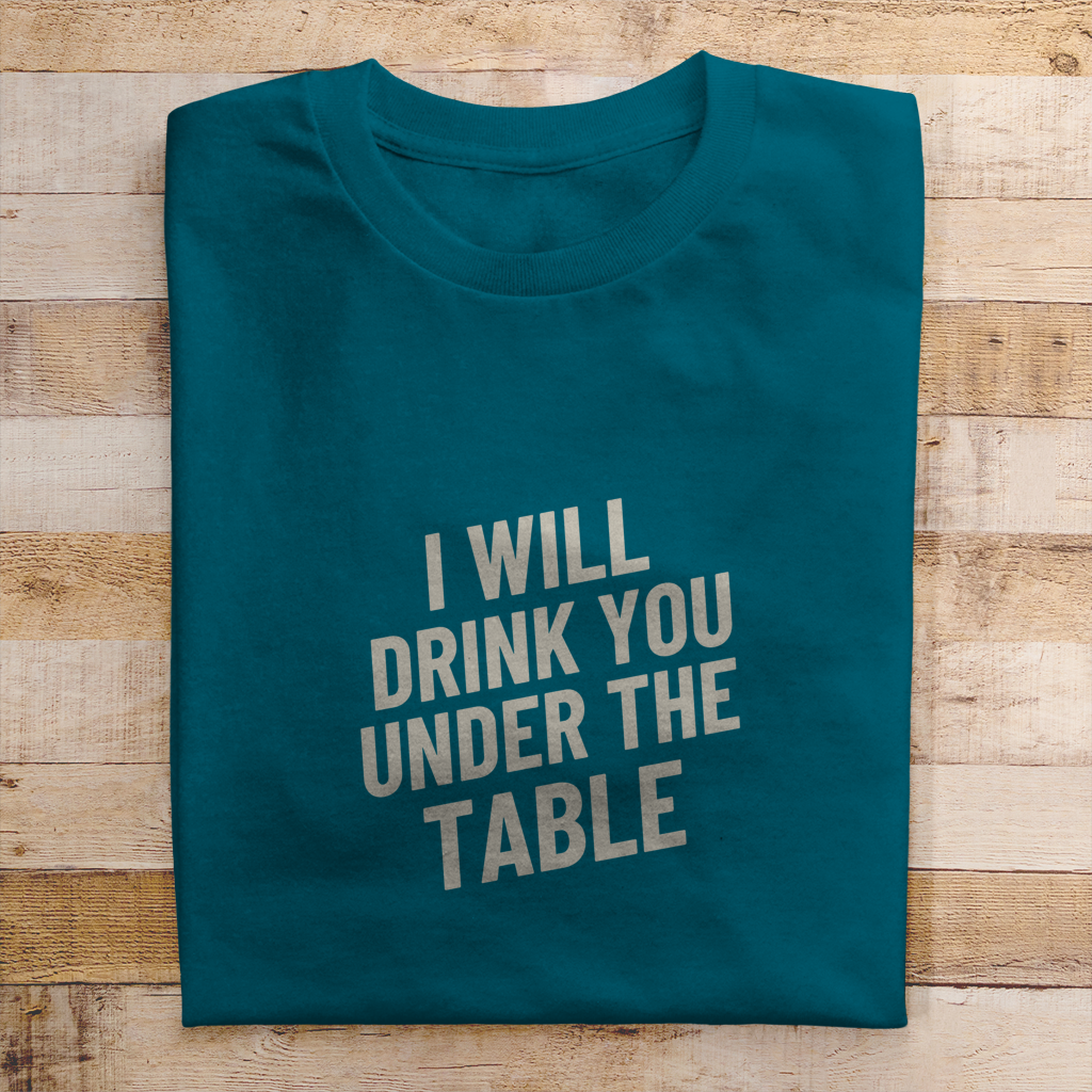 Herren T-Shirt drink ander the table