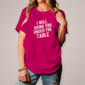 Damen T-Shirt drink ander the table