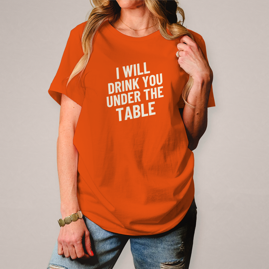 Damen T-Shirt drink ander the table